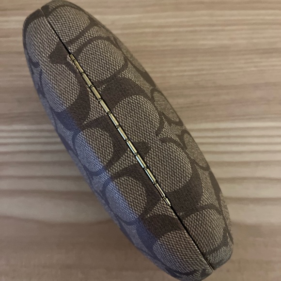 Coach Sunglass Hard Case - Picture 4 of 4